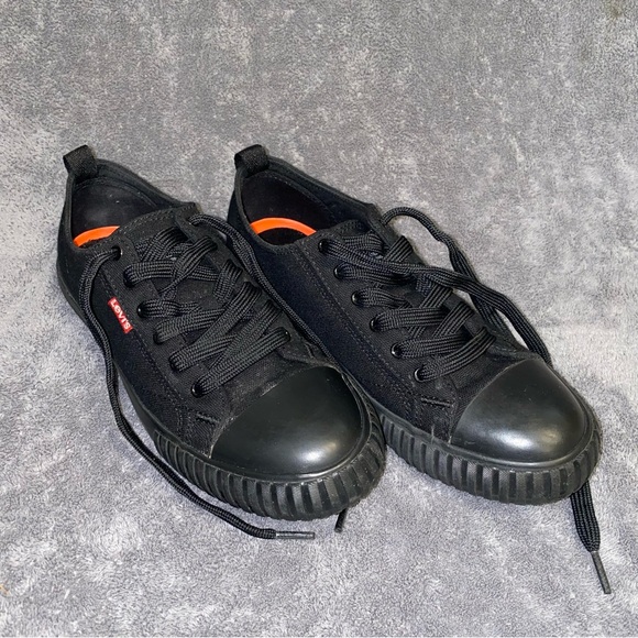 Levi's Black Sneakers with Thick Rubber Sole and Reinforced Toe Cap - Picture 3 of 12